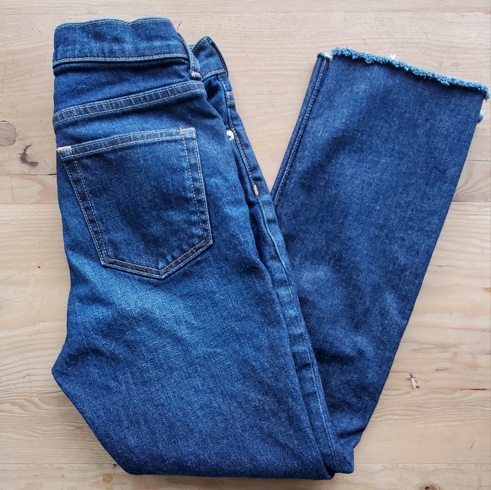 Everlane 26R straight leg with cropped raw hem.